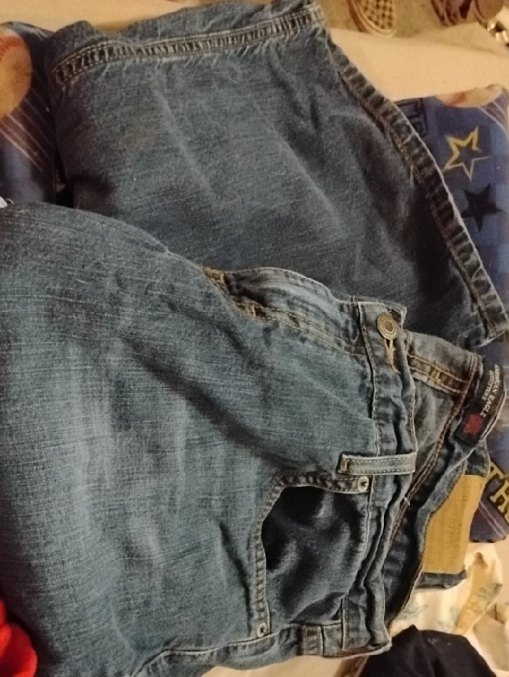 American Eagle Outfitter Women's Sz 12  Bottom Flare Light Blue Relaxed Jeans